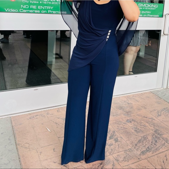 Champagne dress ; Dark blue coloured with those Clear Stone patch ; - Picture 5 of 12